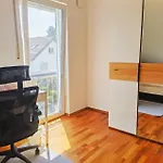 Waldzimmer In Der Stadt Naehe Messe